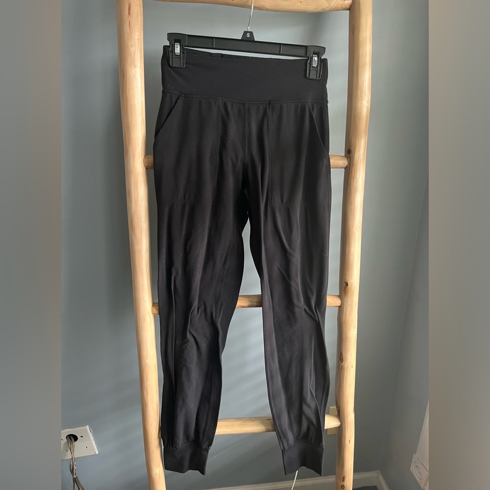 Lululemon high rise align joggers. Black